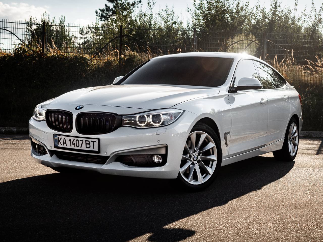 BMW 328i — фото 1