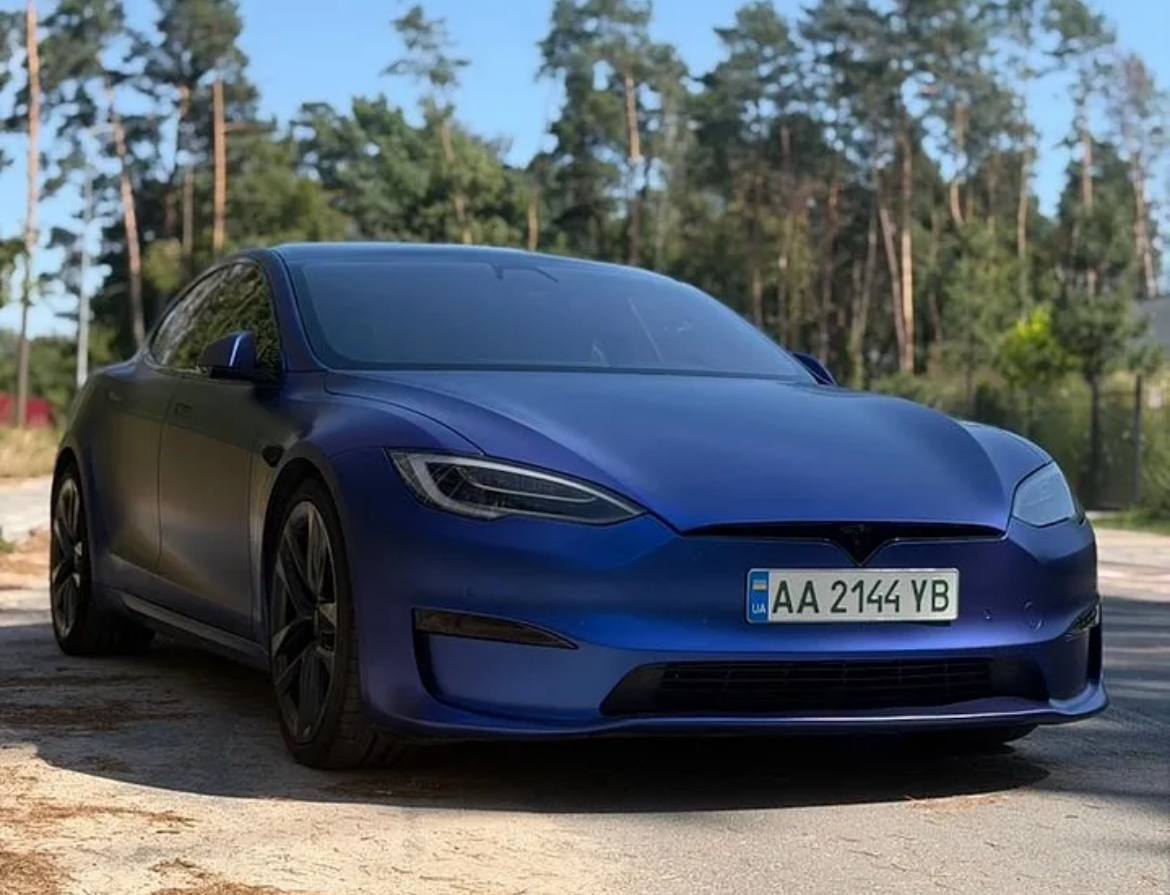 Tesla Model S — фото 1