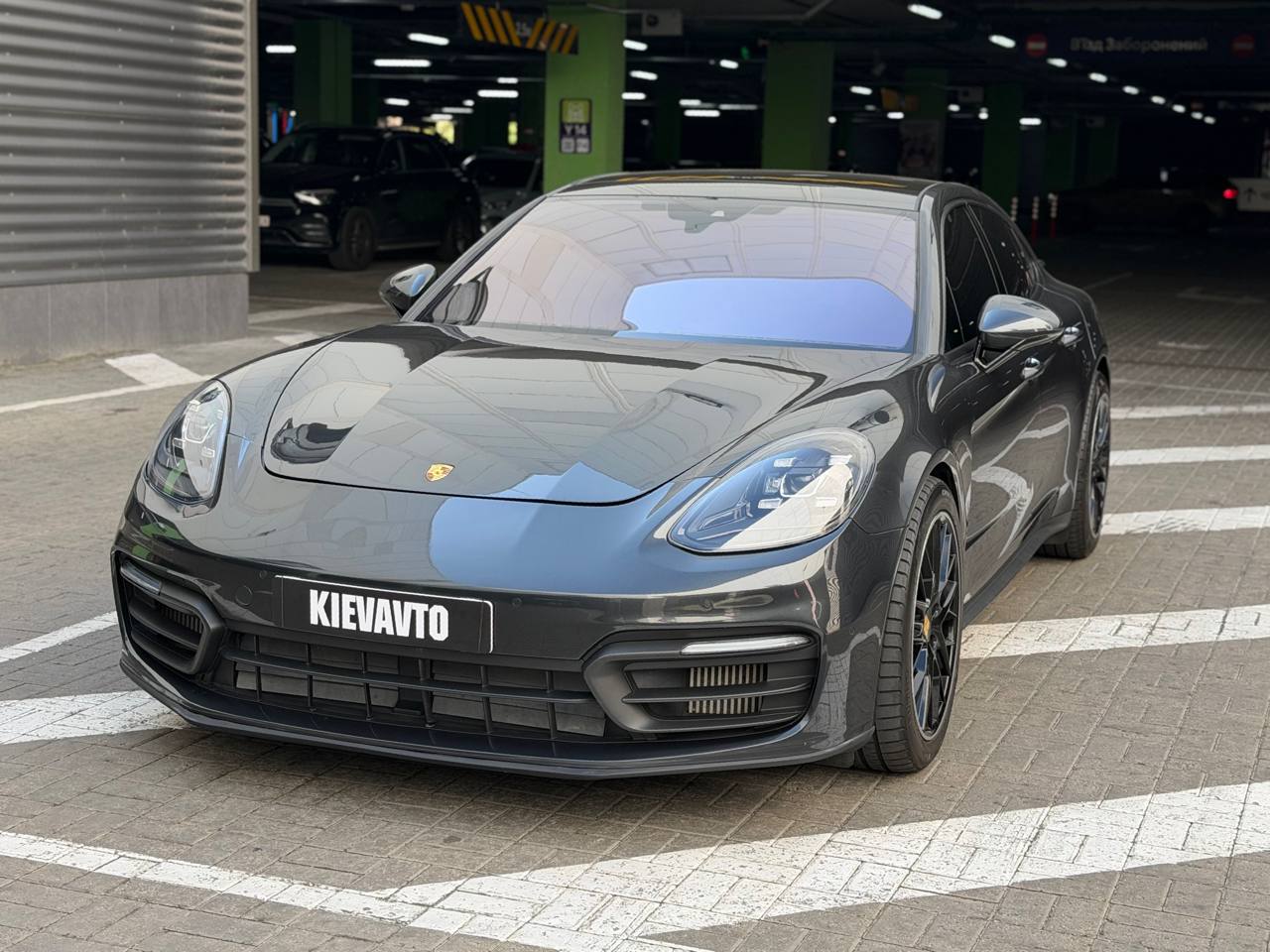 Porsche Panamera — фото 1