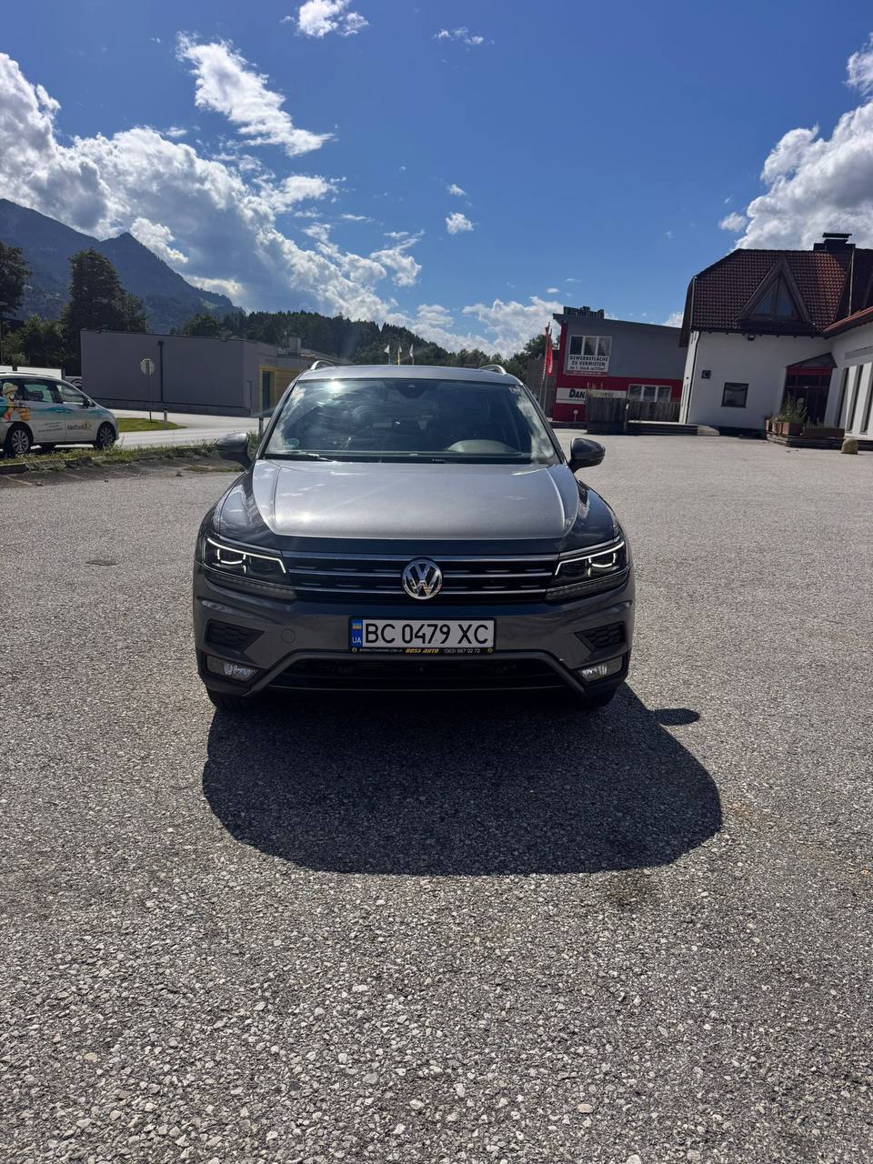 Volkswagen Tiguan — фото 1