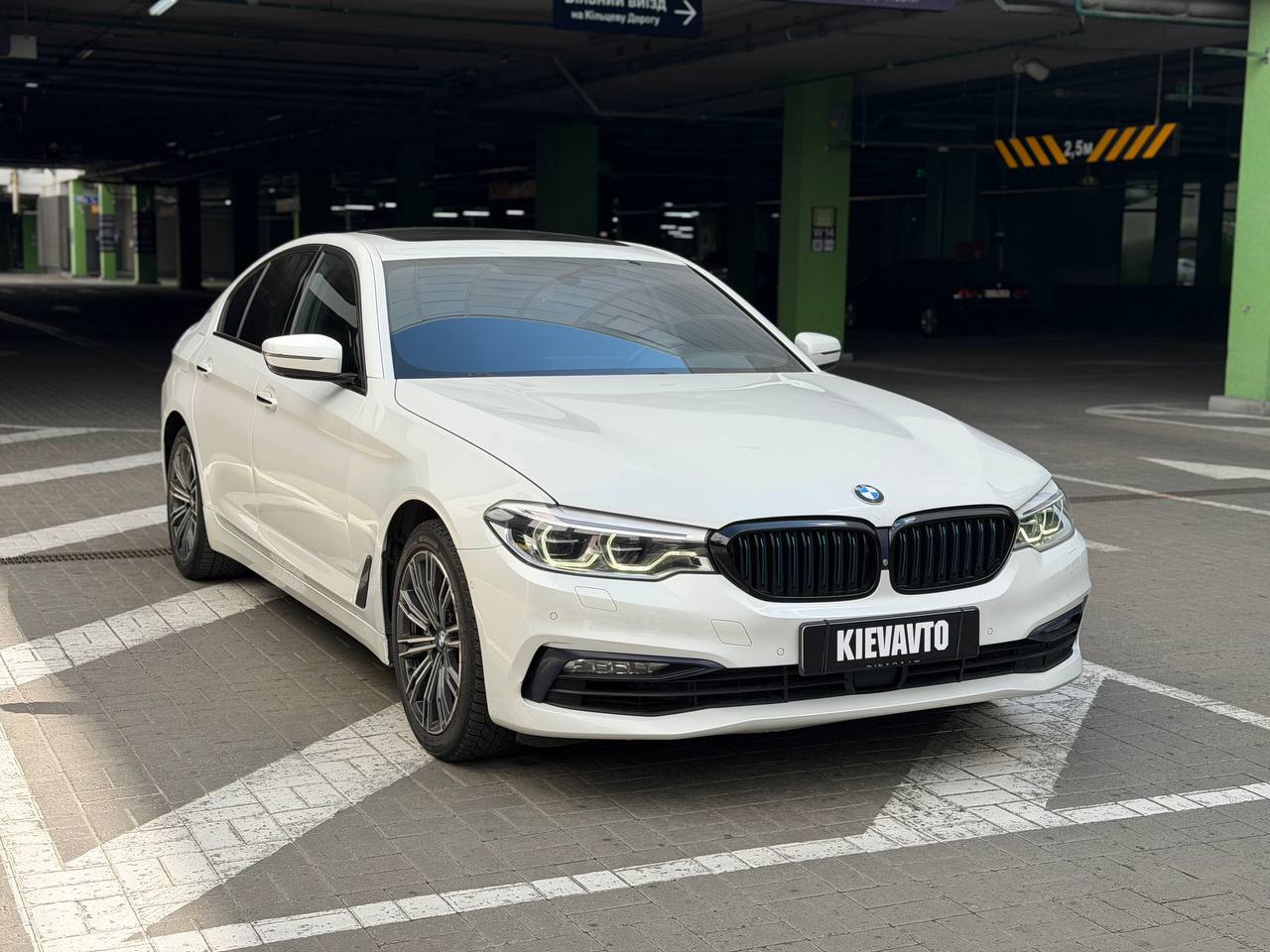 BMW 530XI — фото 1