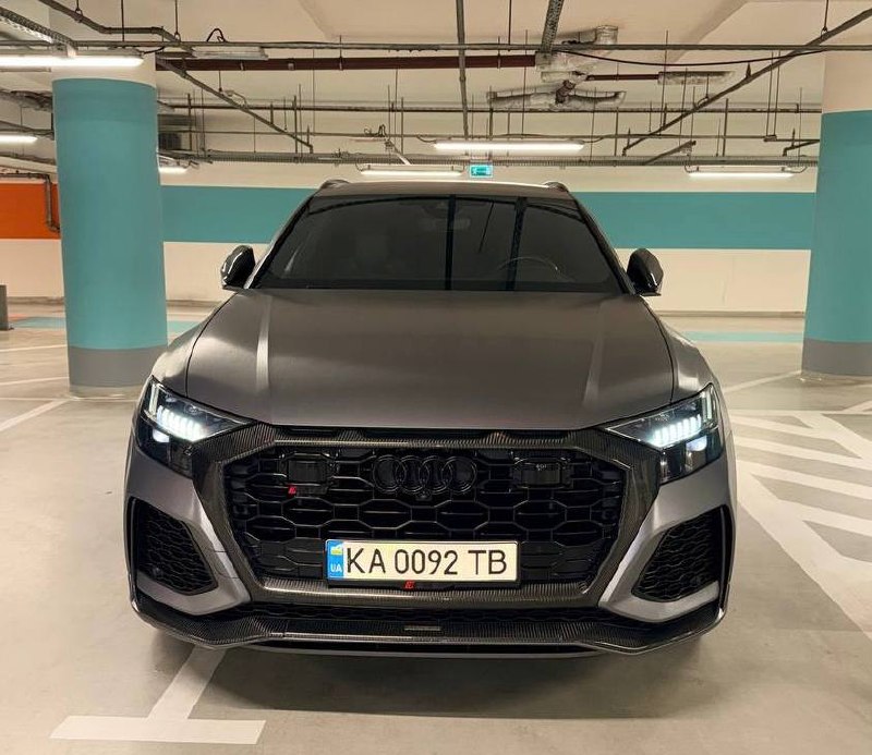 Audi RS Q8 — фото 1