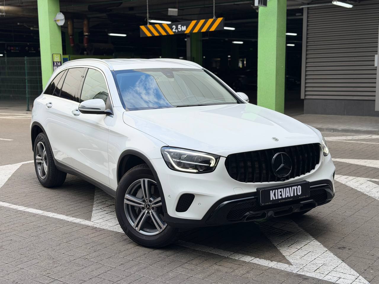 Mercedes-Benz GLC 300 — фото 1