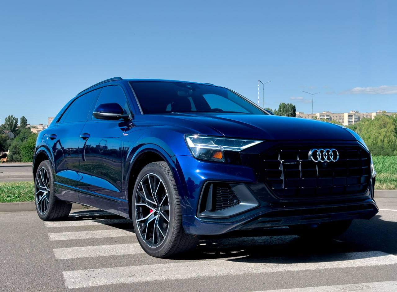 Audi Q8 — фото 1
