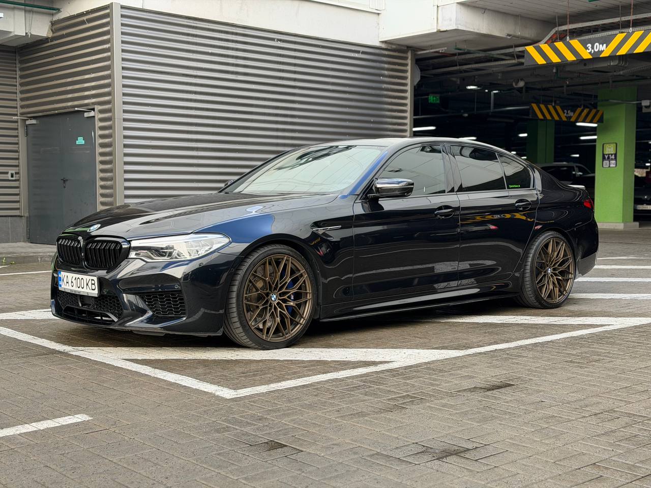 BMW M550I Xdrive — фото 1