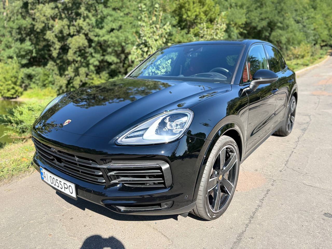 Porsche Cayenne — фото 1