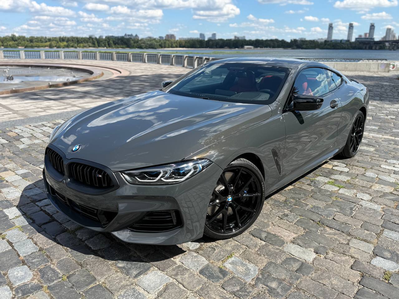 BMW M850i — фото 1