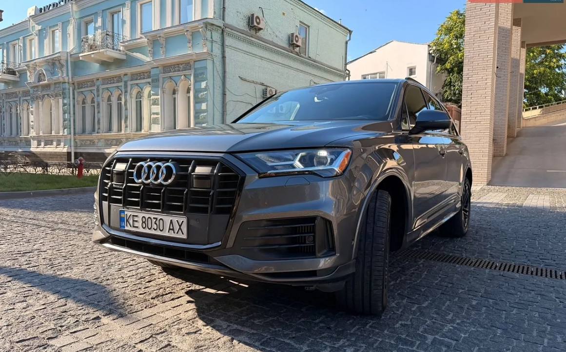 Audi Q7 — фото 1