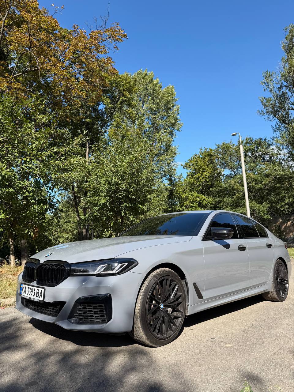BMW 540i — фото 1