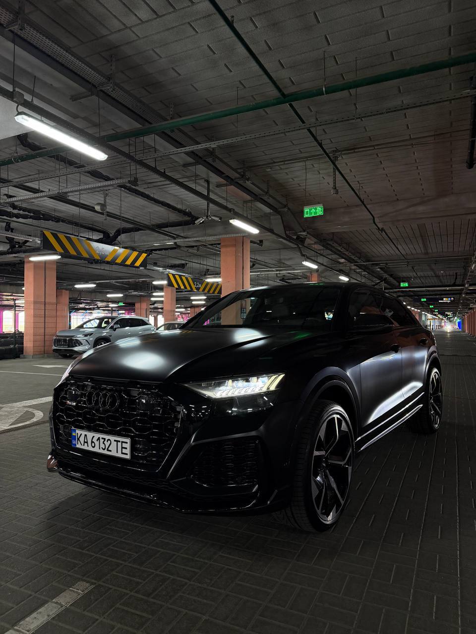 Audi RS Q8 — фото 1