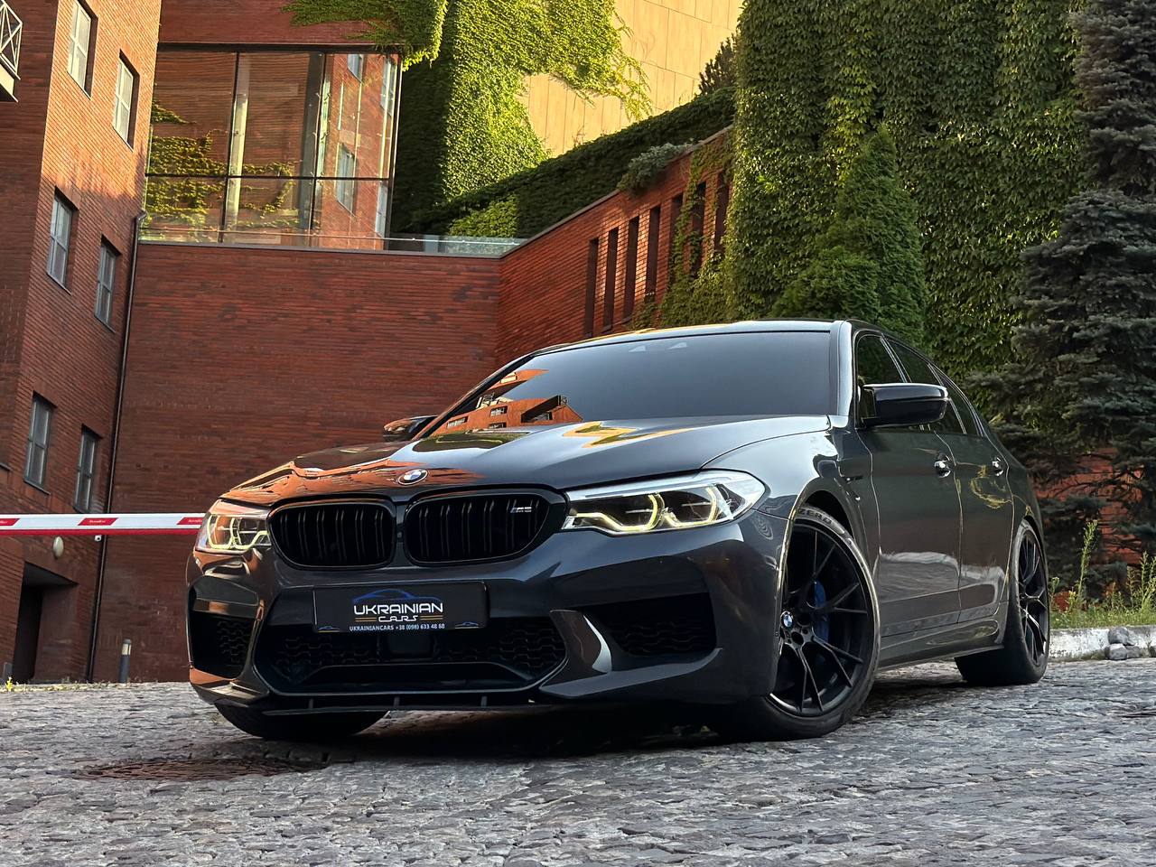 BMW M5 — фото 1