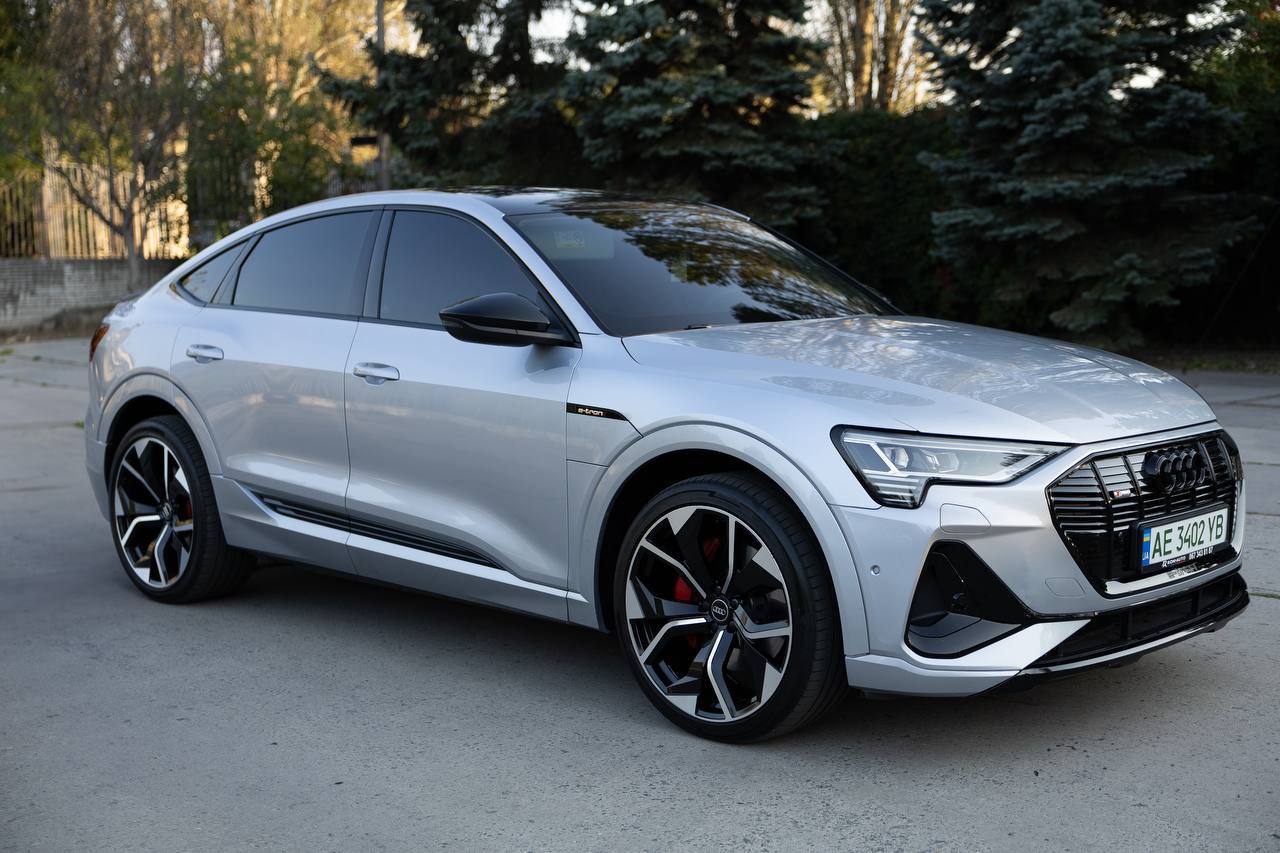Audi E-tron Sportback — фото 1