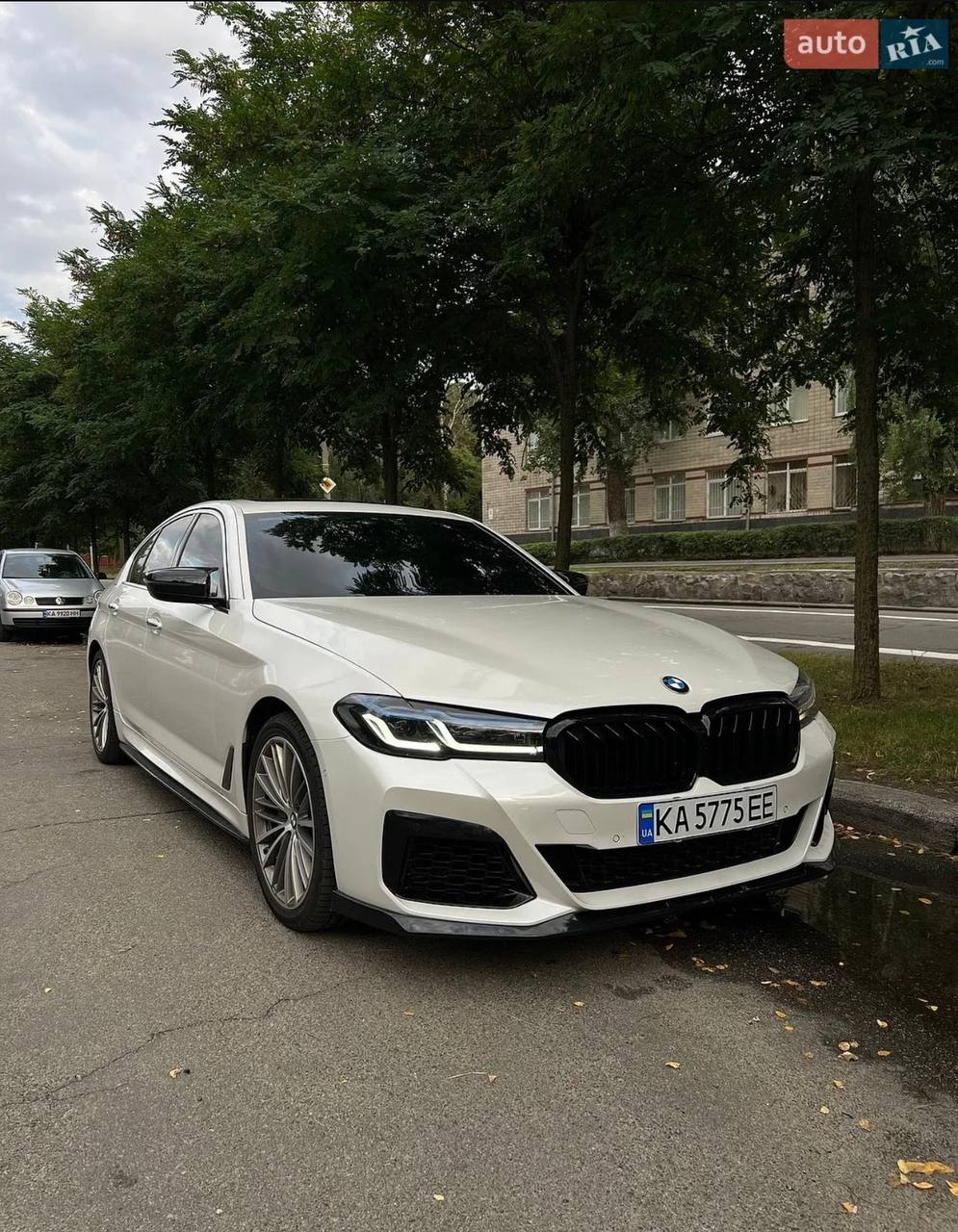 BMW 530i — фото 1