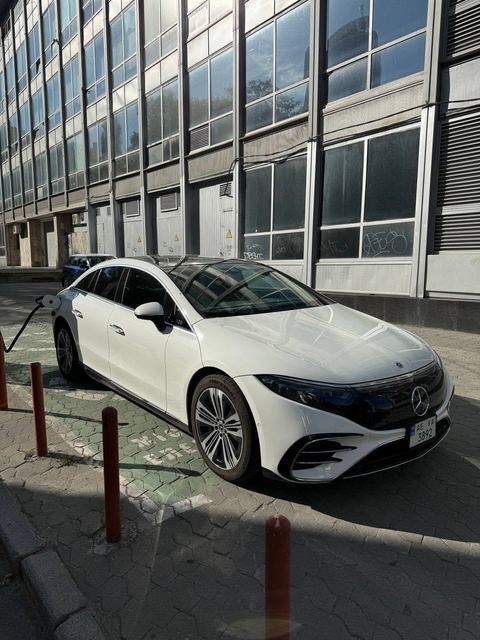 Mercedes-Benz EQS-Class Sedan