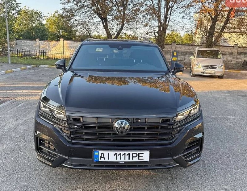 Volkswagen Touareg R-Line — фото 1