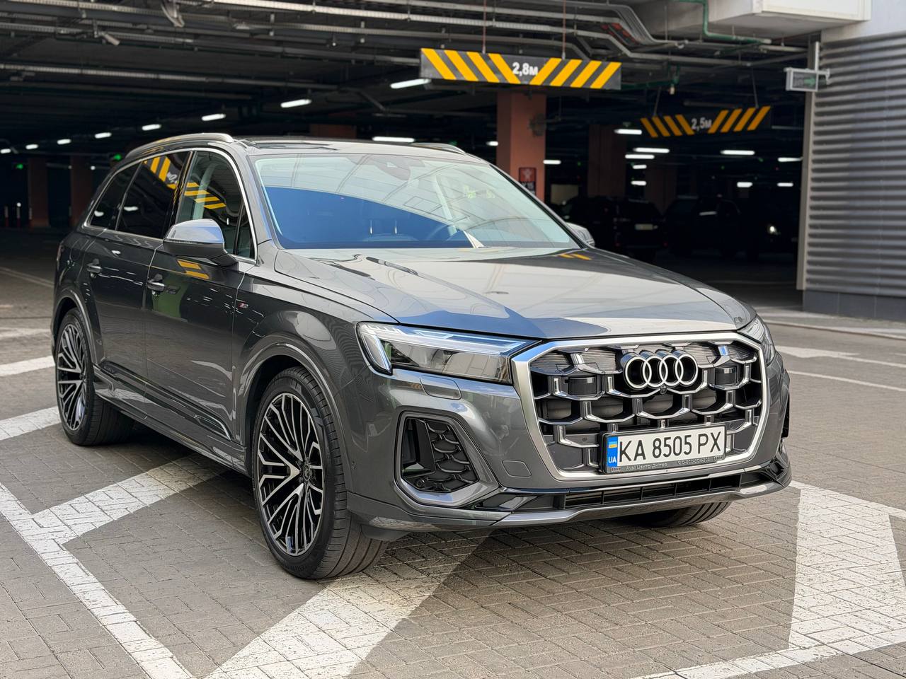 Audi Q7 — фото 1