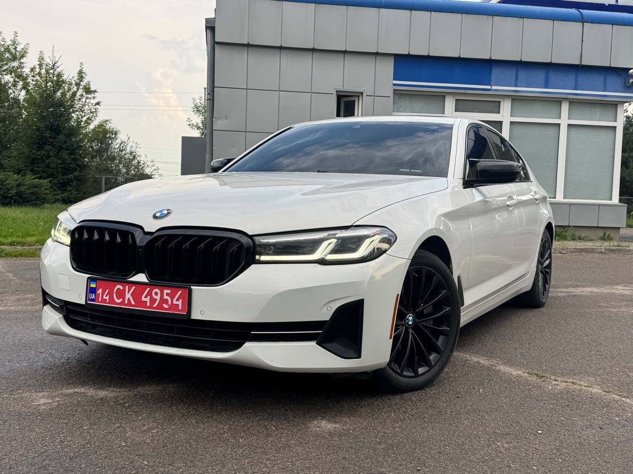 BMW 530i — фото 1