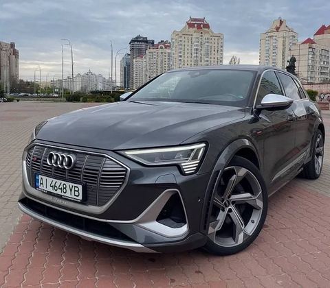 Audi E-Tron S
