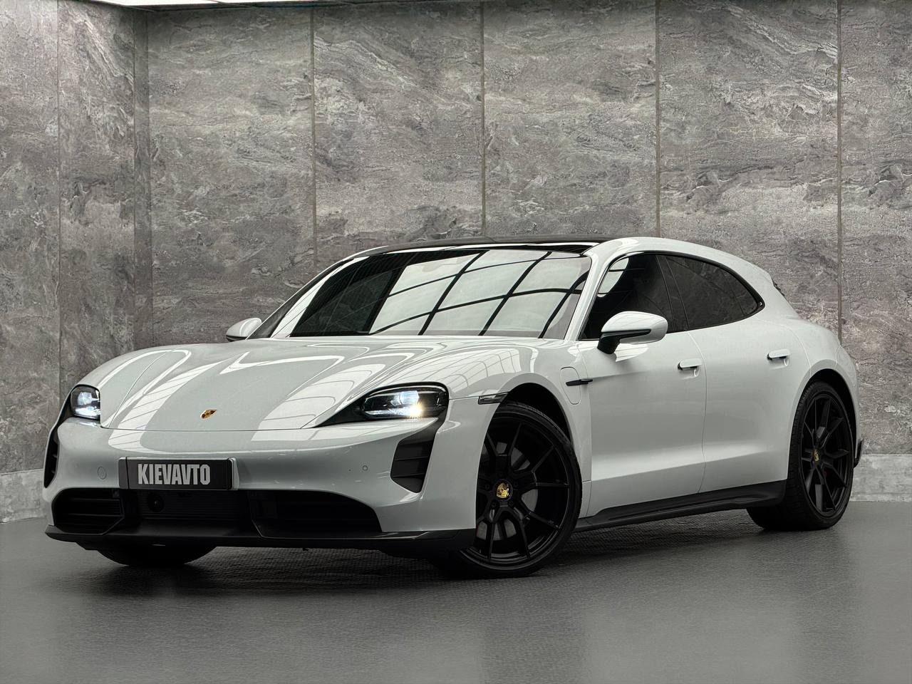 Porsche Taycan GTS Sport Turismo — фото 1