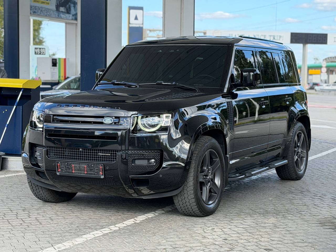 Land Rover Defender — фото 1