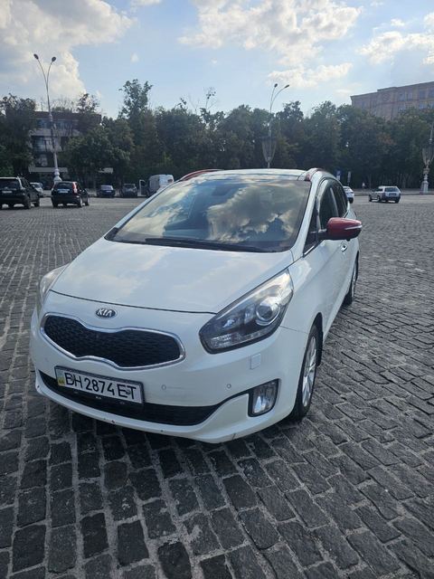 Kia CARENS — фото 1