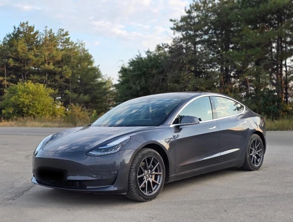 Tesla Model 3 — фото 1