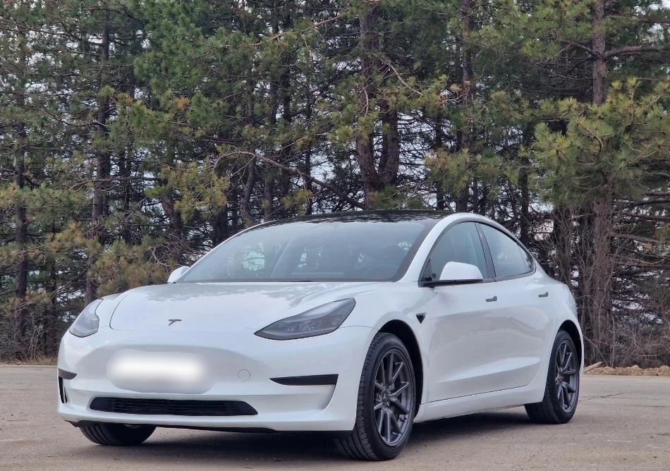 Tesla Model 3 — фото 1