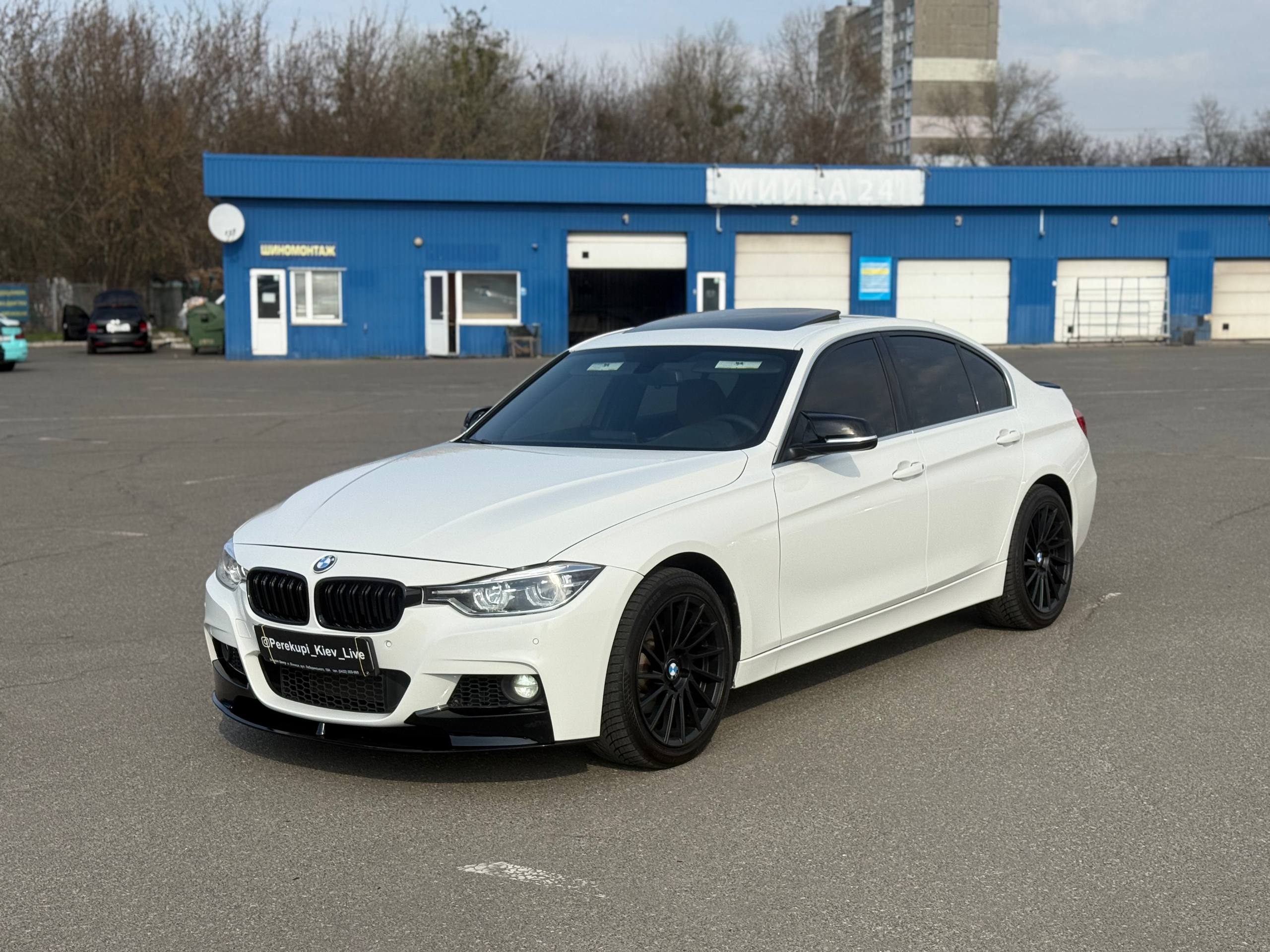 BMW 330i