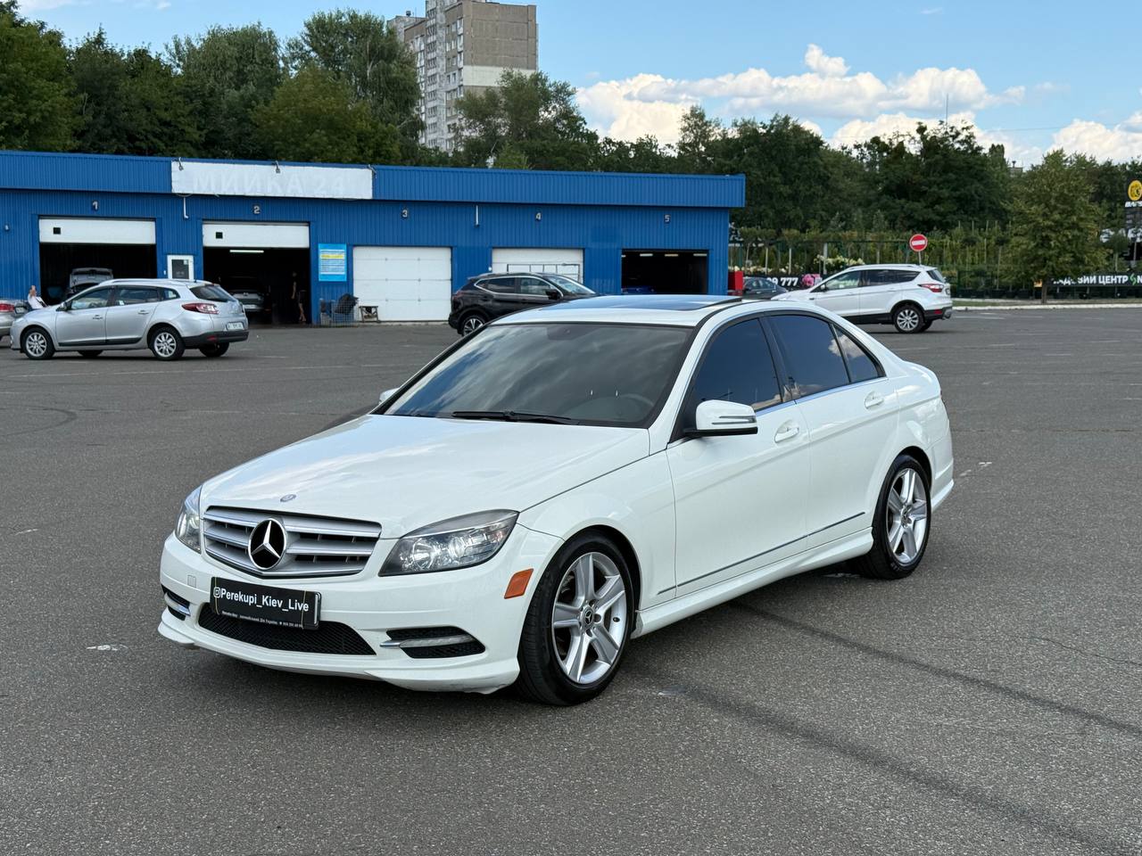 Mercedes-Benz C300 — фото 1