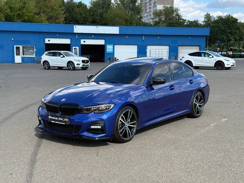 BMW 330i