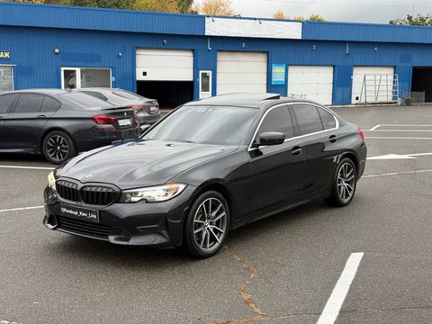 BMW 330i