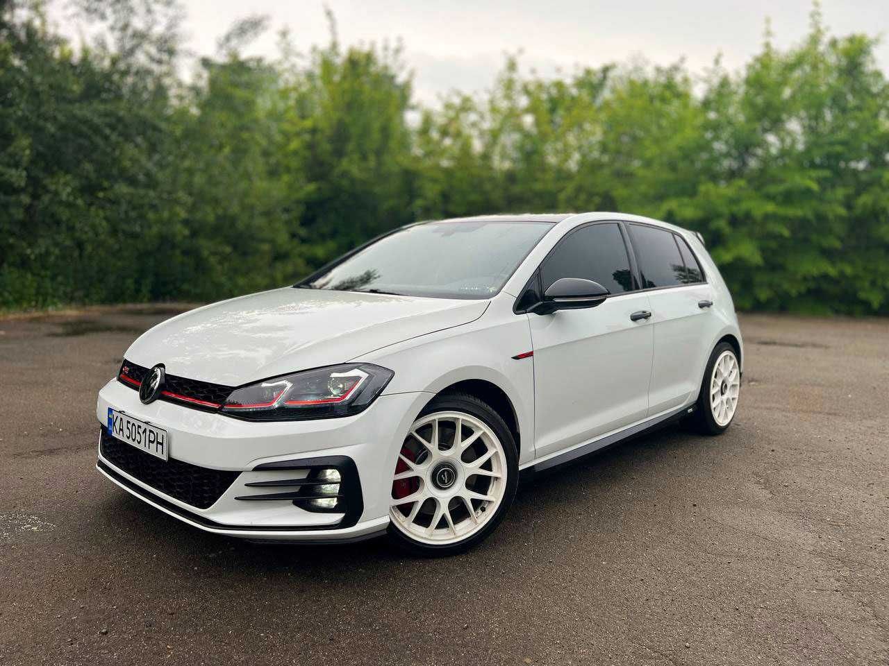 Volkswagen Golf GTI — фото 1