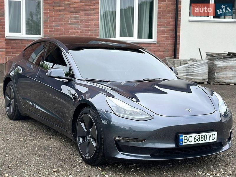 Tesla Model 3 — фото 1