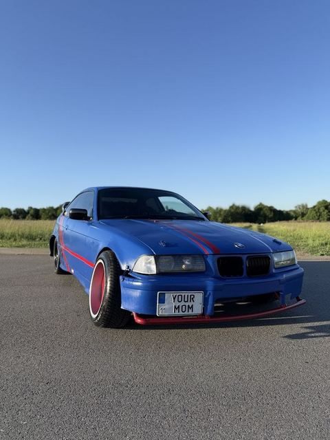 BMW 323