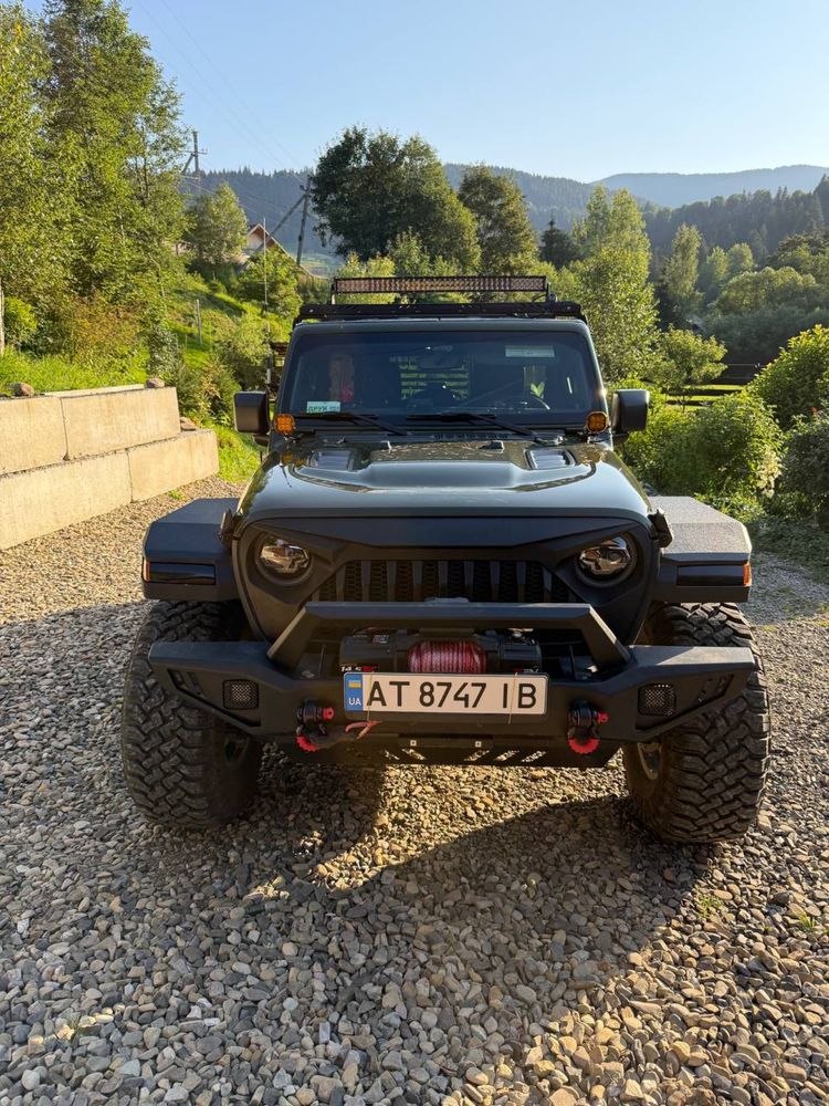 Jeep Wrangler — фото 1