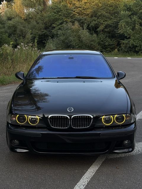 BMW 5 Series E39 528i