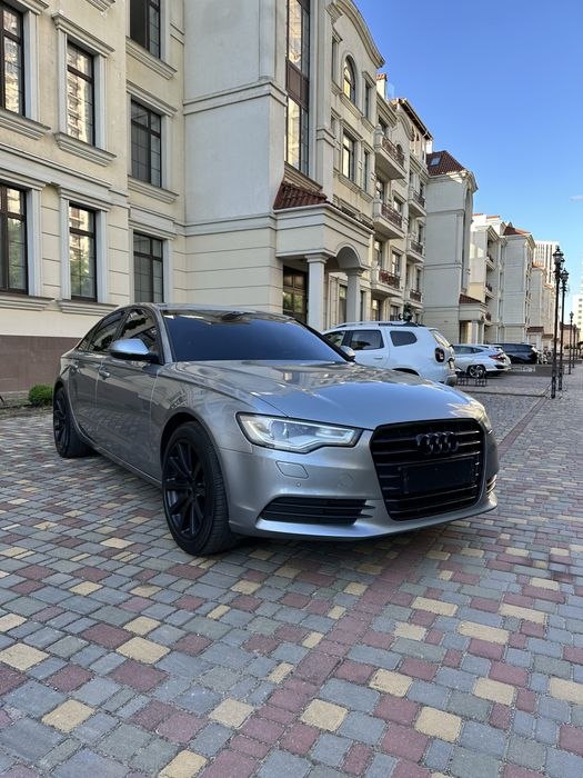 Audi A6 — фото 1
