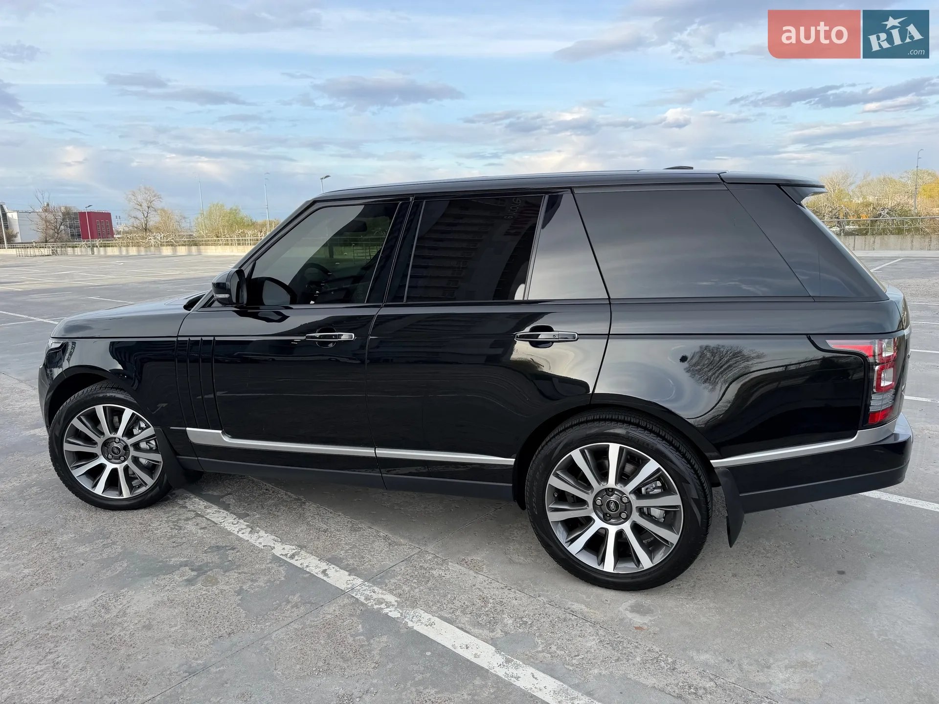 Land Rover Range Rover — фото 1