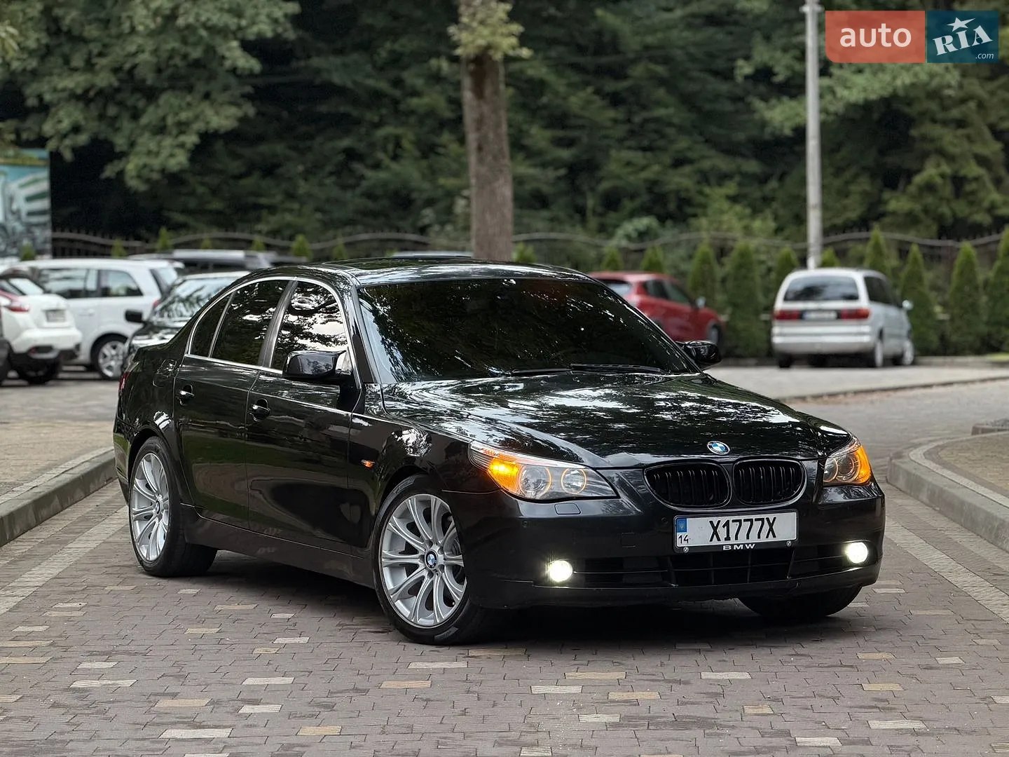 BMW 5 Series — фото 1