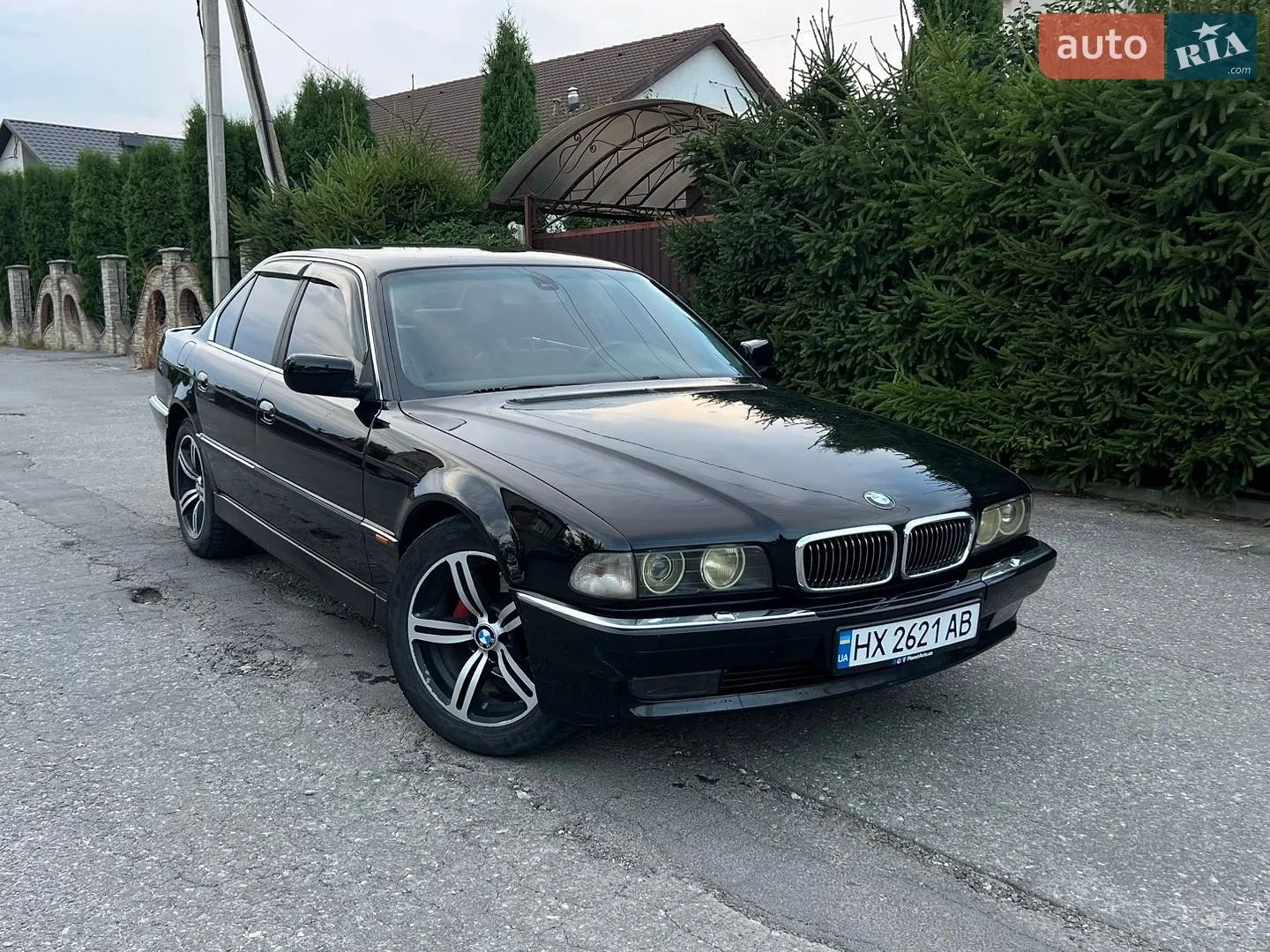 BMW 7 Series — фото 1