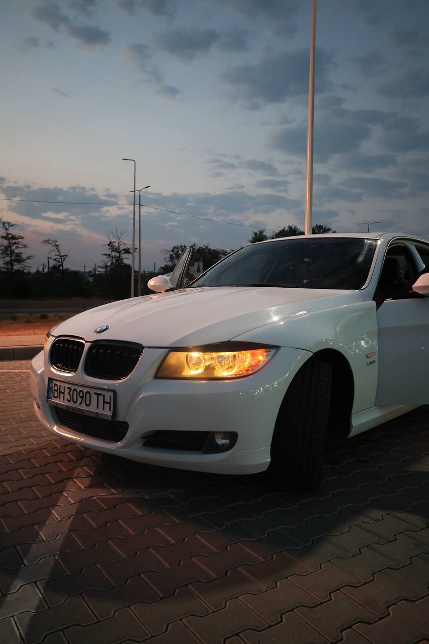 BMW 328i — фото 1