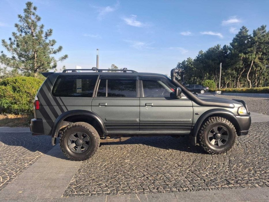 Mitsubishi Pajero Sport — фото 1