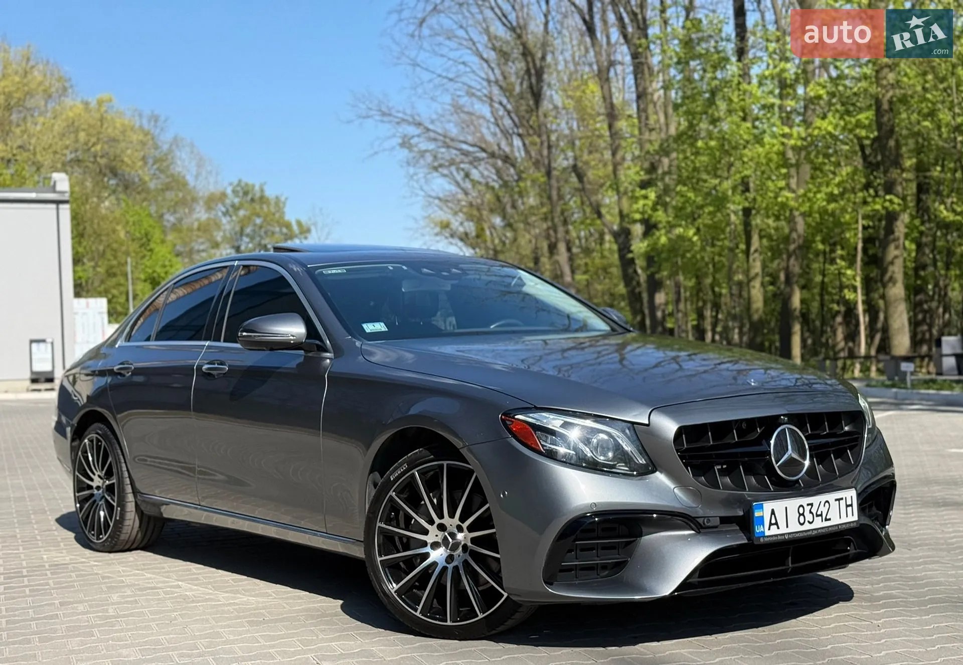 Mercedes-Benz E-Class — фото 1