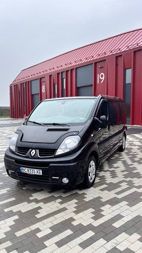 Renault Trafic Black Edition