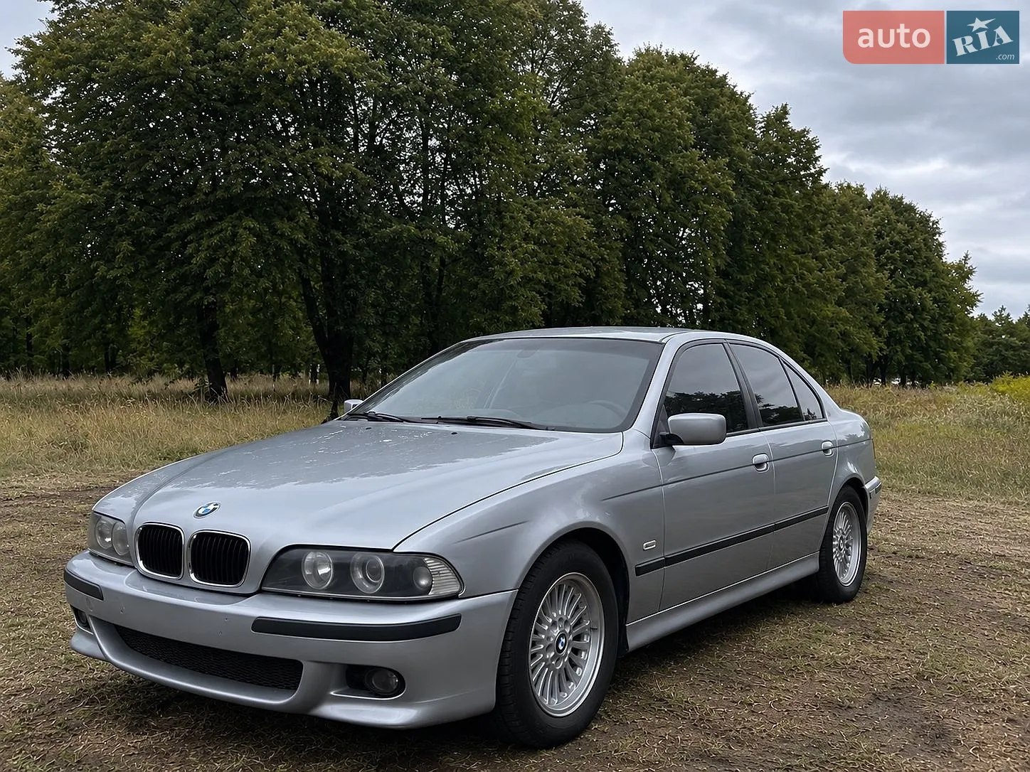BMW 5 Series — фото 1