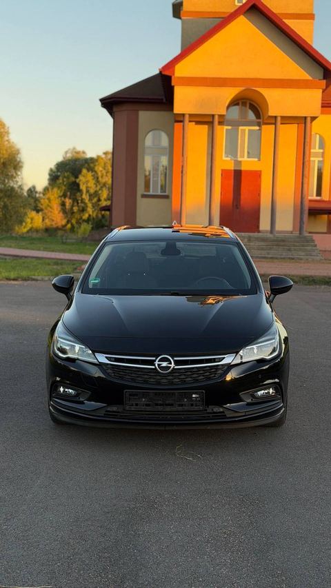 Opel Astra K — фото 1