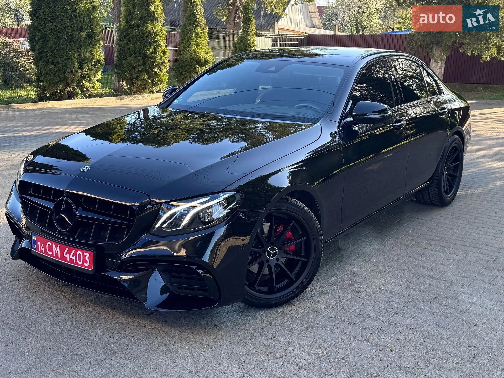 Mercedes-Benz E-Class — фото 1